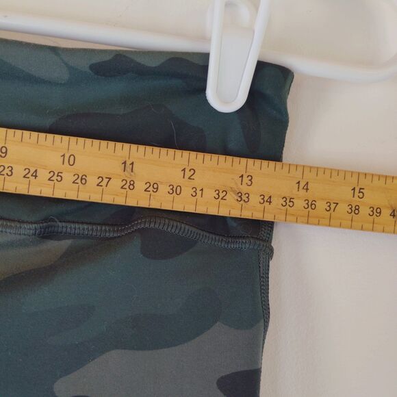 GapFit camo bike shorts Small - Picture 6 of 7